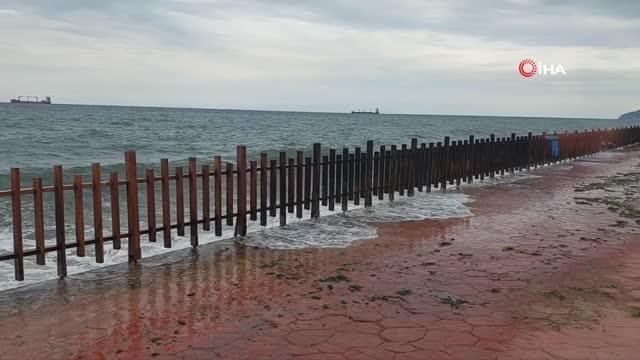 Marmara Denizi ulaşımına poyraz engeli