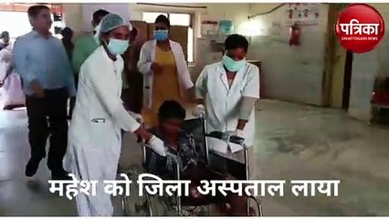 20 वर्षों से पैरों में बंधी रस्सी टूट गई, जिला अस्पताल में चल रहा इलाज