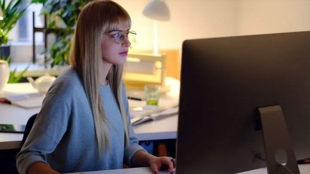 Yeşil Sol Parti Adayı Hakan Öztürk: İşçi sınıfının bir günlük çalışma süresi 6 saat olmalı