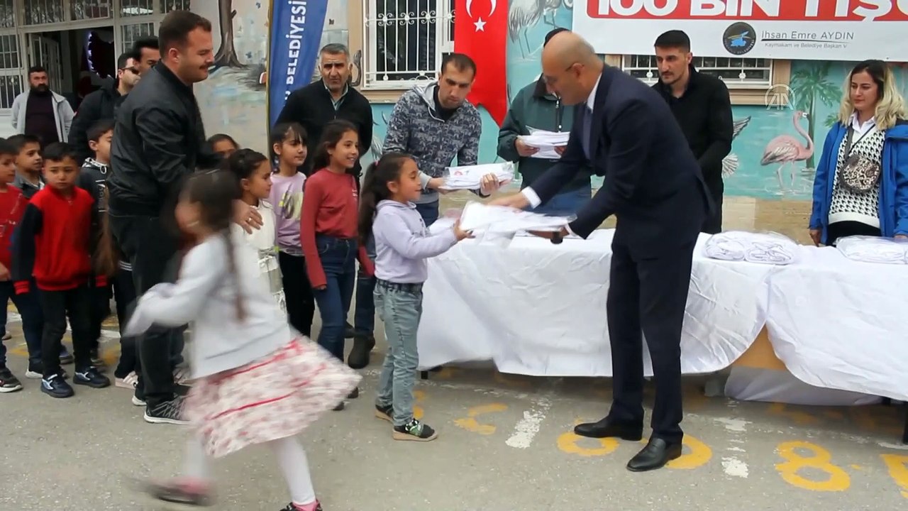 Van'da Cumhuriyetin 100. yılında 100 bin öğrenci için tişört üretildi