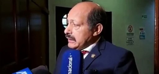 Héctor Valer sobre bono a trabajadores del Congreso.