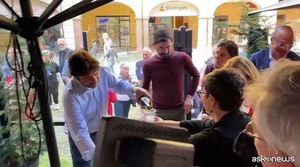 Festa di compleanno a sorpresa per Elly Schlein a Correggio