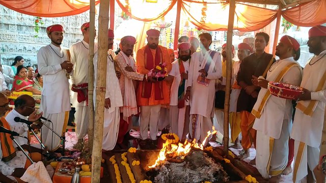 Video...जगदीश मंदिर में पाटोत्सव के तहत विष्णु महायज्ञ के समापन पर पूर्णाहुति