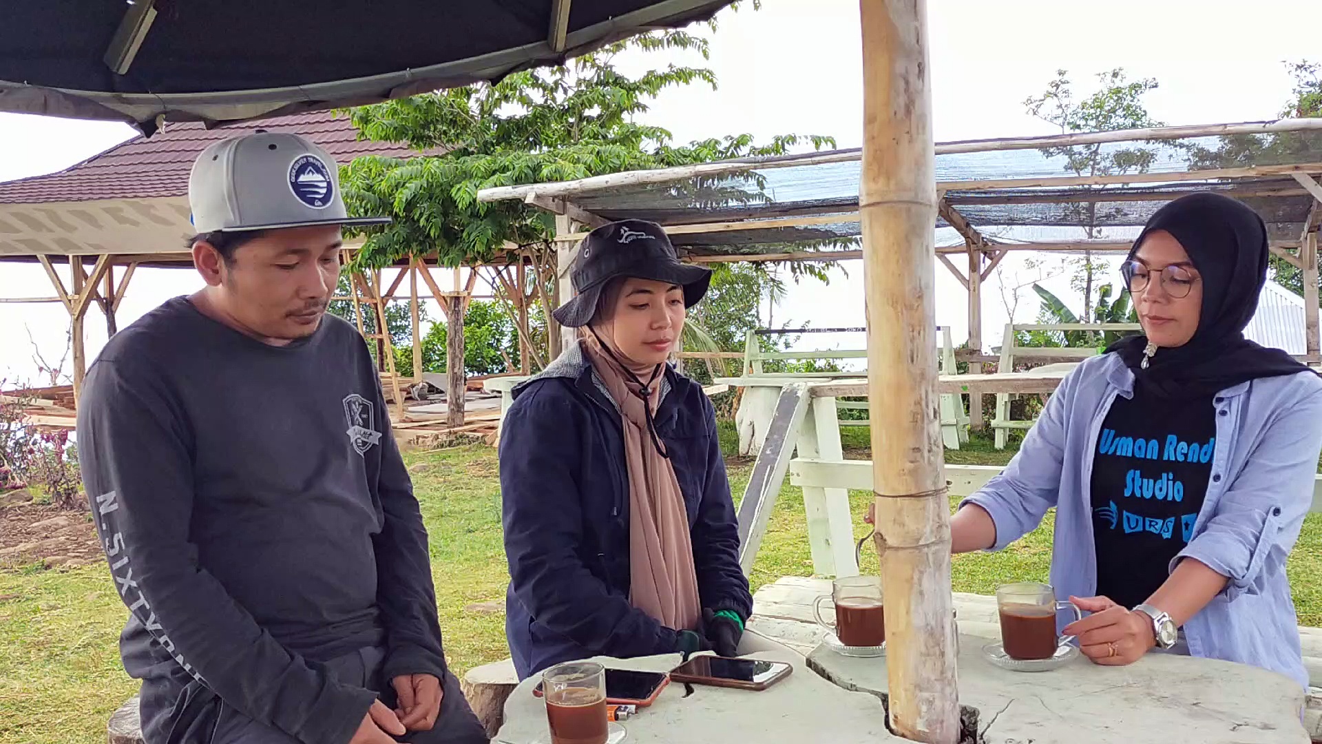 Drinking Lombok Coffee