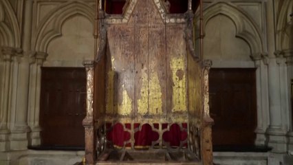 تعرف على مواصفات كرسي التتويج التاريخي في بريطانيا الذي يتجاوز عمره مئات السنين