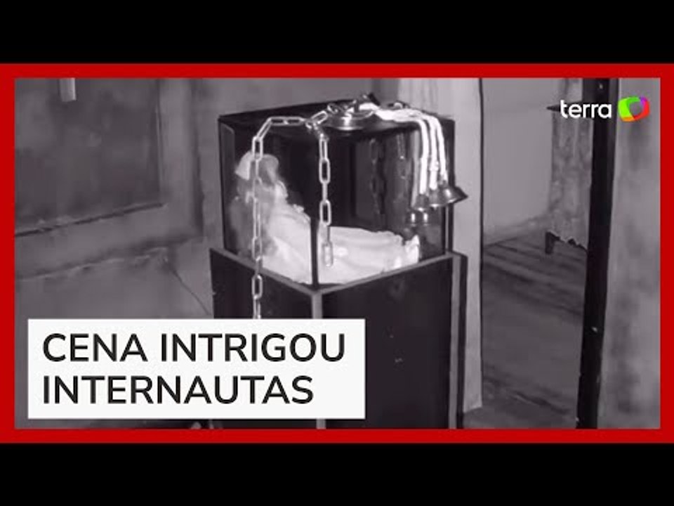 Câmera de segurança flagra boneca conhecida como 'Annabelle do Reino Unido' se mexendo sozinha