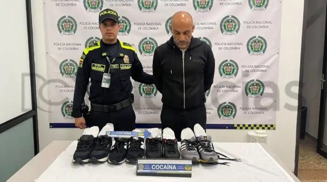 Entre los zapatos, exjugador de la Selección Colombia trataba de sacar droga del país