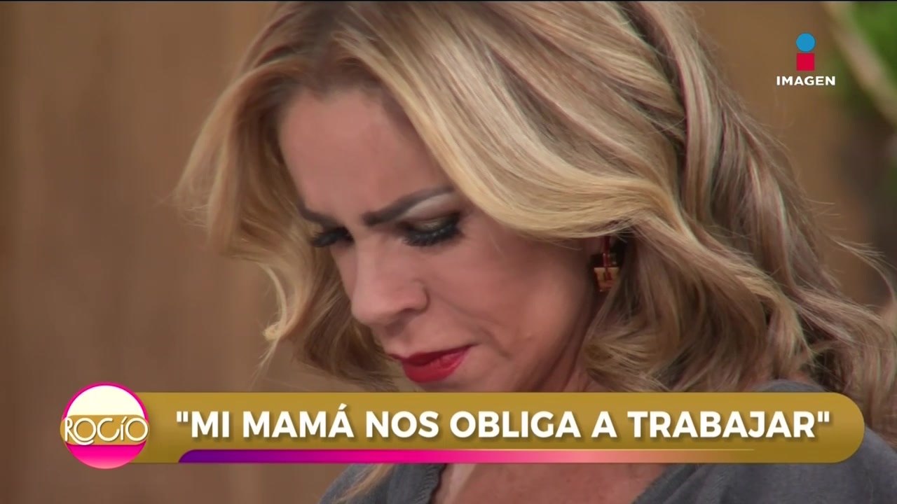 ‘Mi mamá me PROHÍBE estudiar’ Erik está cansado de su madre y quiere estudiar | Rocío a tu lado