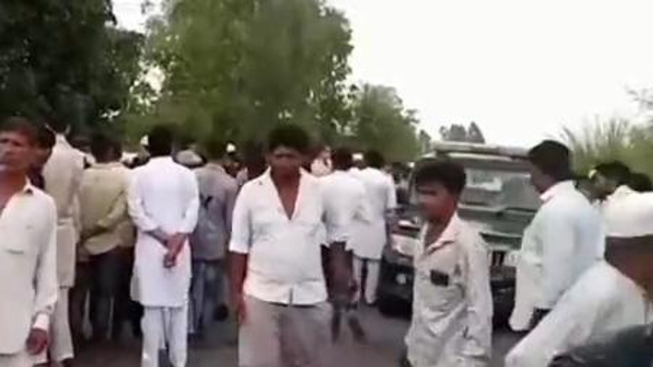 सनसनी: बाग़ में झूलती मिली युवती की लाश, इलाक़े में मचा हडकंप.....
