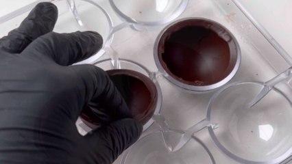 Cake artist shares SUPER EASY process of making delightful 'Chocolate Bear Balls'