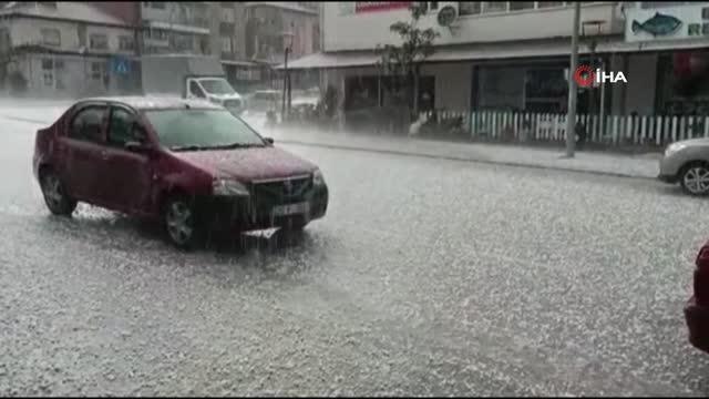 Ceviz büyüklüğündeki dolu milyonluk hasara neden oldu