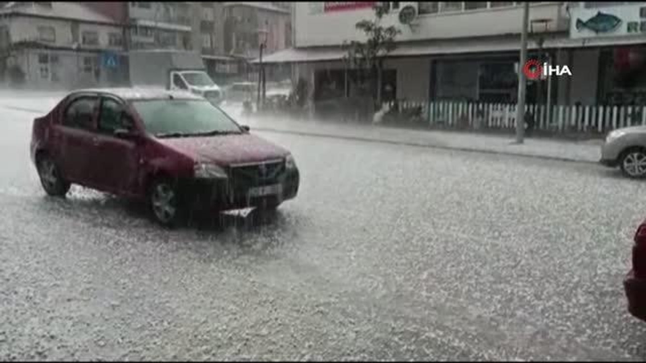 Ceviz büyüklüğündeki dolu milyonluk hasara neden oldu
