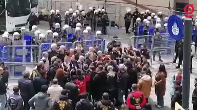 Cumartesi Anneleri/İnsanları, AYM kararına rağmen yine gözaltına alındı!