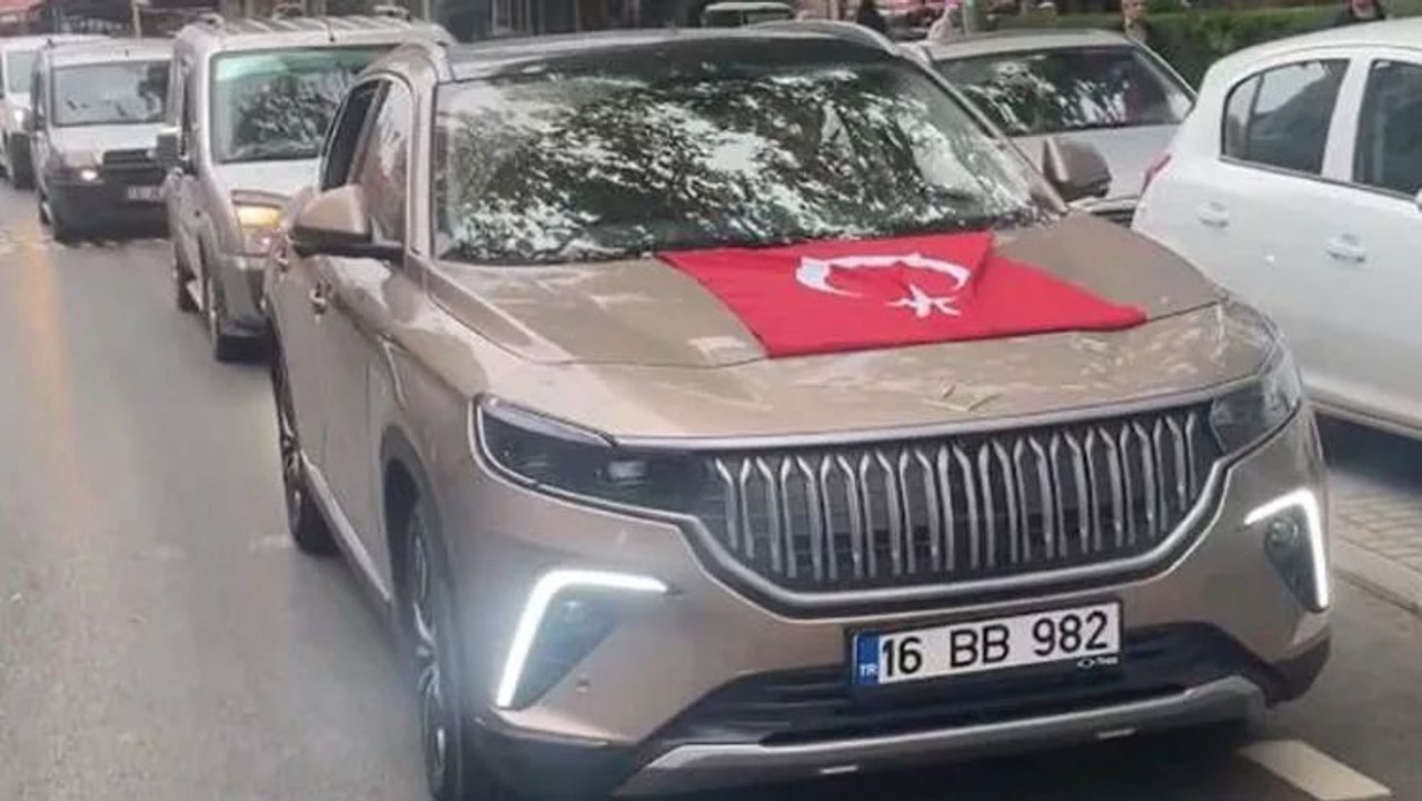 Togg, asker uğurlamasında konvoy başı oldu