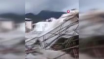 Mersin'de fırtına ve hortum: Biri tır iki aracı devirdi, çatıları uçurup seraları parçaladı