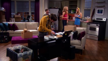 Penny TELLS a science JOKE - The Big Bang Theory