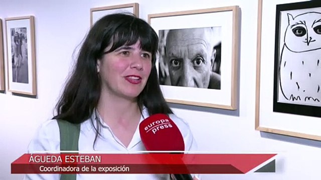 El Fernán Gómez acoge a través de diversas fotografías la vida y el trabajo de Picasso