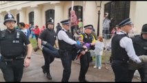 Carlo III, militanti di Just Stop Oil fermati a Londra
