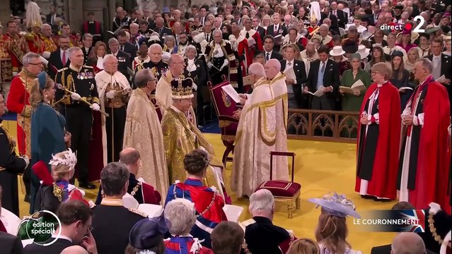 Le prince de Galles, William, fait allégeance à son père désormais couronné, le roi Charles III