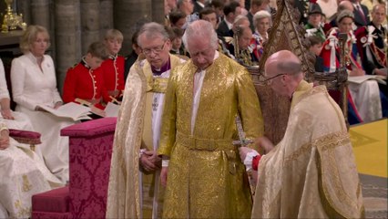 بدء مرحلة "تنصيب الملك" وتشمل تسليم #تشارلز_الثالث الرموز الملكية  #العربية