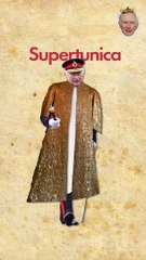 Quels sont les habits et accessoires du roi Charles III lors du couronnement ?