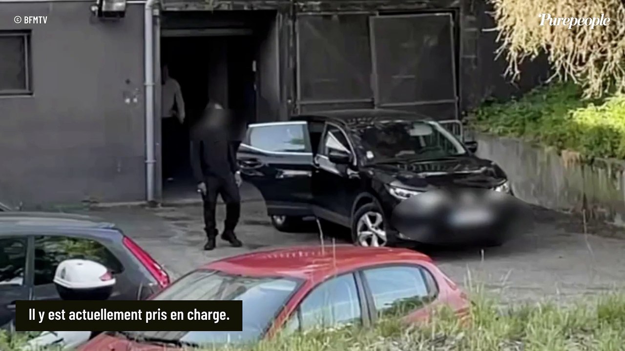 Pierre Palmade sort du CHU de Bordeaux : images de l'humoriste dehors, sa soeur est venue le chercher