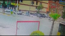 Sultanbeyli'de Kamyon İETT Otobüsüne Çarptı: 2 Yaralı