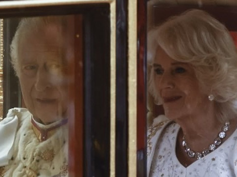 Ganz in Weiß: Charles und Camilla am Krönungstag im Partnerlook