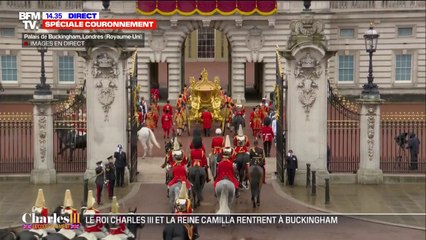 Charles III: la procession royale arrive à Buckingham Palace