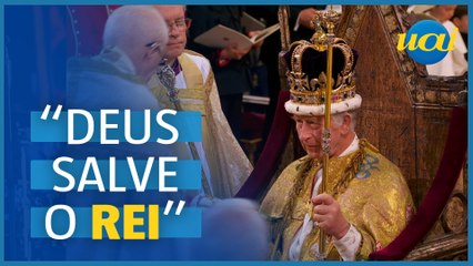 Rei Charles III é coroado na Abadia de Westminster