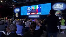 Standing ovation per Berlusconi a convention Forza Italia - Video