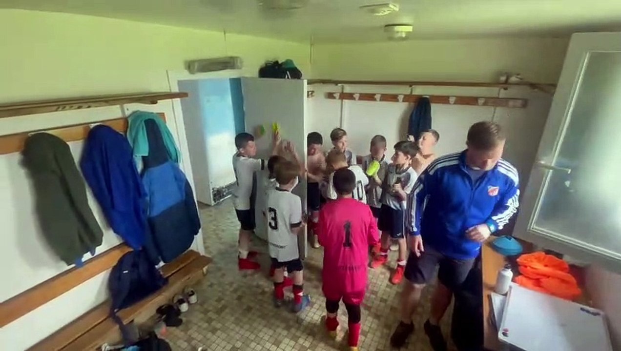 Célébration victoire ! ES Tourville / ES Plateau Foucarmont (championnat U13 D2 le 06/05/2023)
