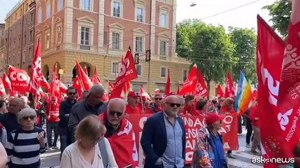 Download Video: Lavoro, in 30 mila a Bologna per la manifestazione Cgil, Cisl e Uil