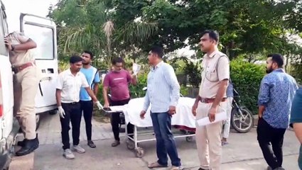गौतमेश्वर मेले में दुकानदार ने पत्नी पर पेट्रोल छिडकक़र लगाई आग, जिला चिकित्सालय में भर्ती