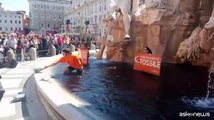 Ultima Generazione colora di nero le acque Fontana dei Quattro fiumi