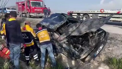 Refüje girip 50 metre sürüklenen otomobilde 1 kişi öldü, 3 kişi yaralandı