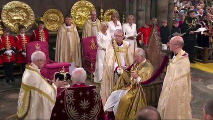 İngiltere Kralı 3. Charles'a taç takıldı! Fuat Oktay da katıldı