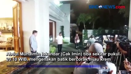 Kenakan Batik, Cak Imin Tiba di Kediaman JK