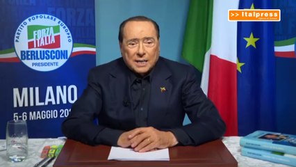 Berlusconi riappare in video alla kermesse di Forza Italia: «Eccomi, sono qui per voi»