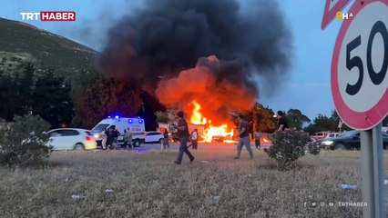 Çekiciyle çarpışan kamyon 11 araca çarparak durabildi