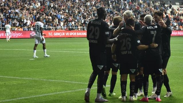 Süper Lig'de bol gollü çılgın maç! Düelloyu Adana Demirspor kazandı