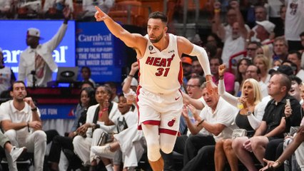 Play of the Day: Max Strus