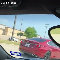 Tiroteo deja varios muertos en un centro comercial de Texas