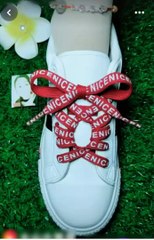 What a beautiful and WONDERFUL design of shows laces