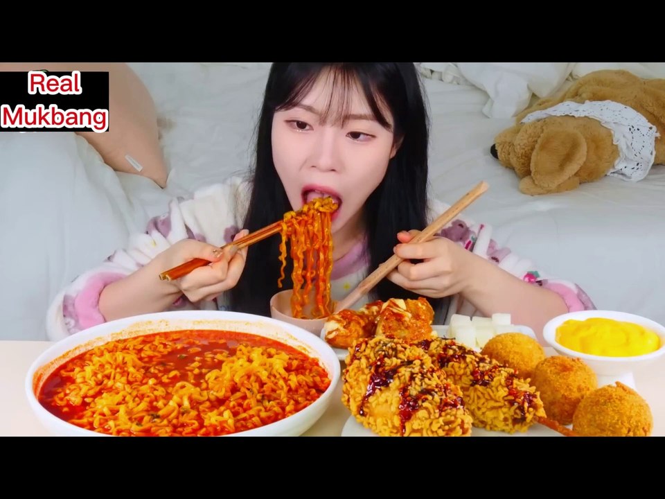 ASMR MUKBANG Fire Spicy Ramen, Fire noodles Hot dog, Cheese Croquette, Seasoned Chicken.