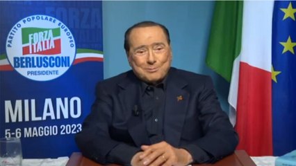 GALA VIDEO - PHOTO - Silvio Berlusconi fatigué : l’ancien premier ministre italien a pris la parole depuis l’hôpital