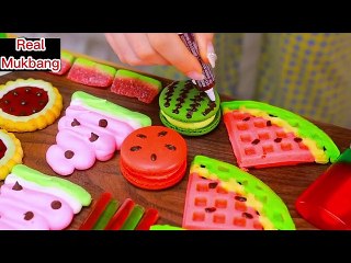 Download Video: ASMR MUKBANG Watermelon Desserts (Waffle, Meringue cookie, Chocolate, Jelly, Macaroon, Cookie).