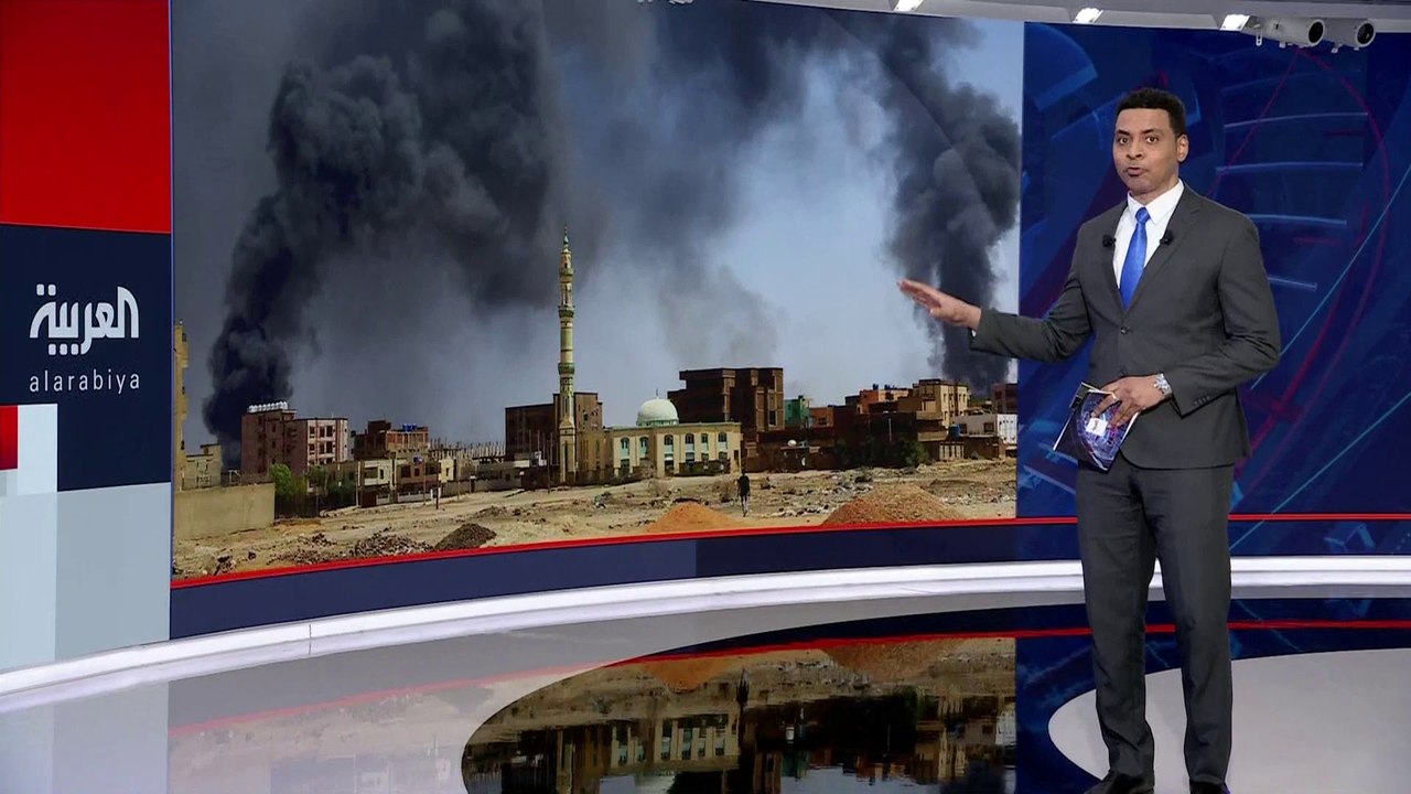 اشتباكات في #الخرطوم بين الجيش و #الدعم_السريع.. ومراسل #العربية: المقاتلات الحربية نفذت عدة طلعات جوية  #السودان