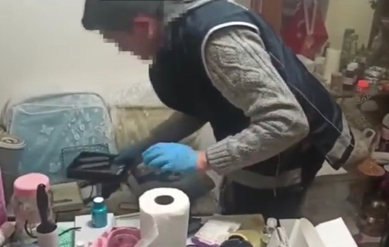 Kaçak göçmenlere sahte belge hazırlayanlara operasyon