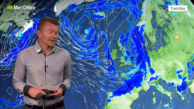 Met Office Afternoon Weather Forecast 07/05/23 – Sunny spells, showers for east
